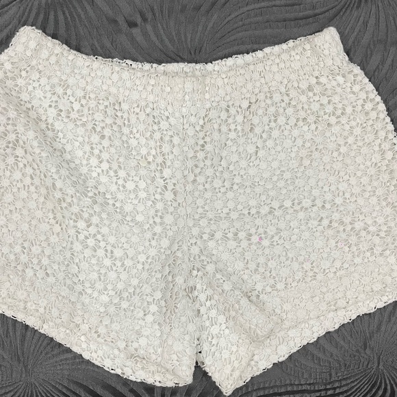 INC White crochet shorts in White No tags Never worn elastic waist - Picture 2 of 3